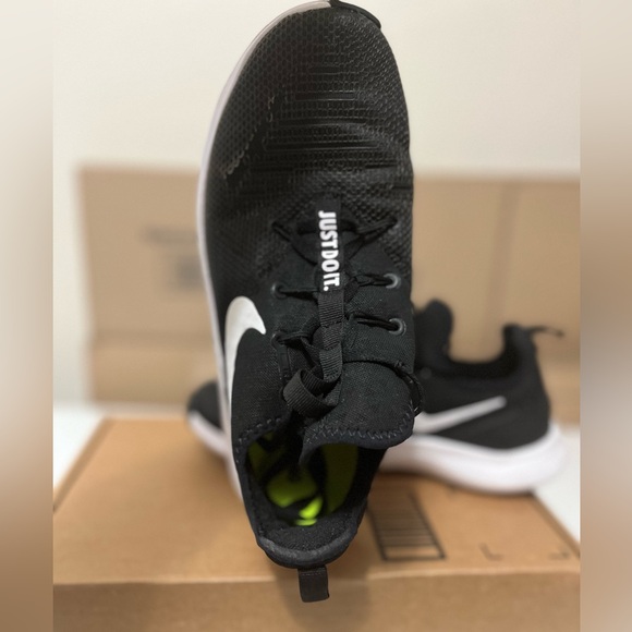 NIKE Free Run Woman size 9.5👟🖤 - Picture 5 of 6